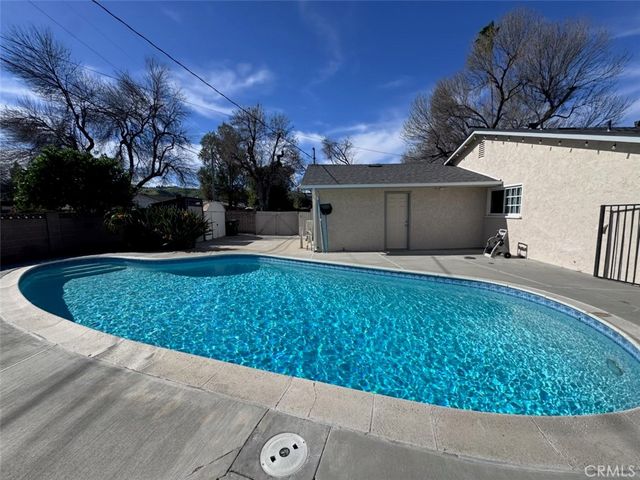 6656 Cleomoore, West Hills, CA 91307