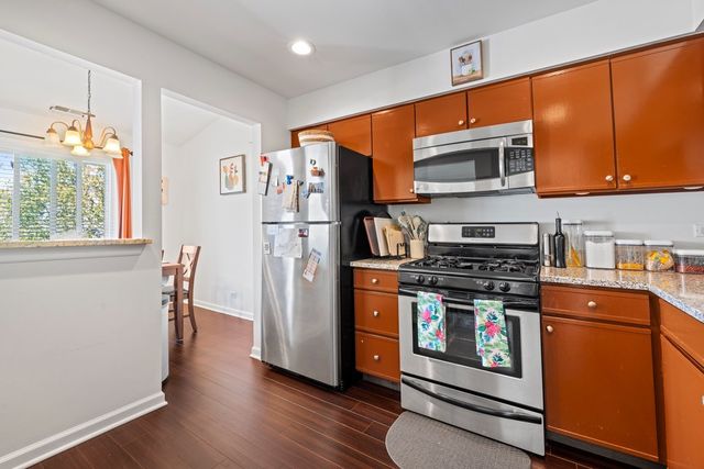 306 Sandpebble Lane 306, Aurora, IL 60504