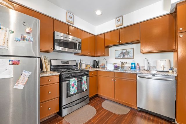 306 Sandpebble Lane 306, Aurora, IL 60504