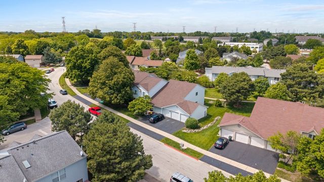 306 Sandpebble Lane 306, Aurora, IL 60504