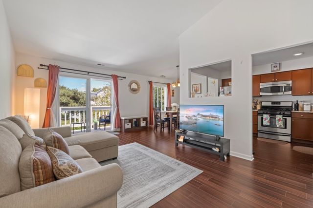 306 Sandpebble Lane 306, Aurora, IL 60504