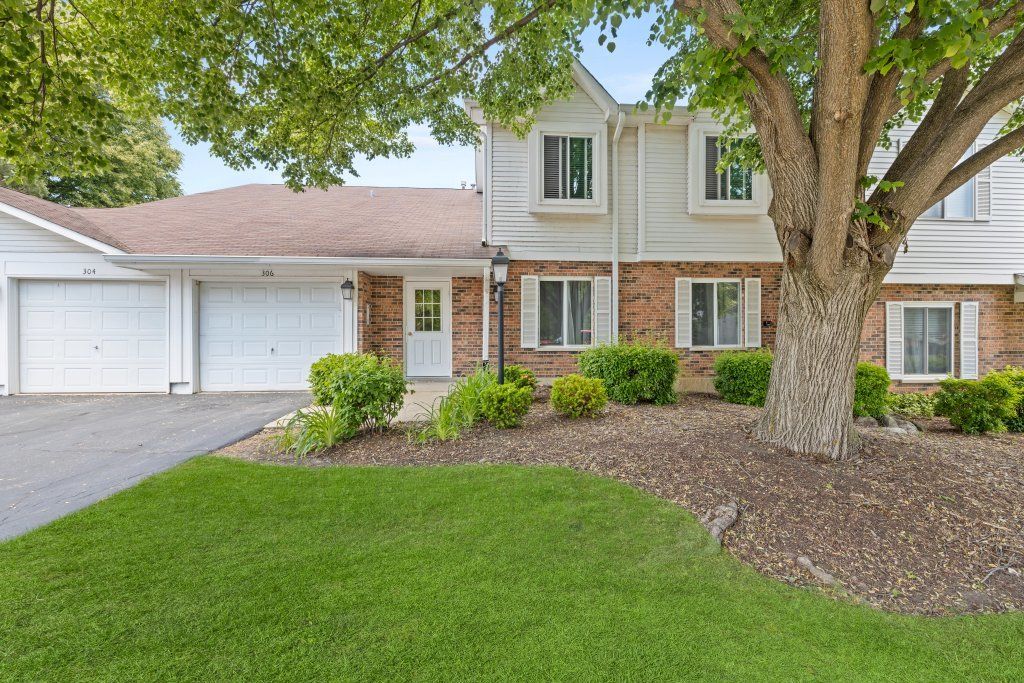 306 Sandpebble Lane 306, Aurora, IL 60504