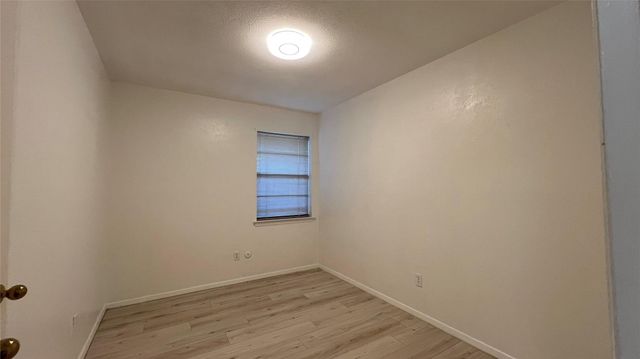 1915 Longmeadow Drive, Arlington, TX 76015