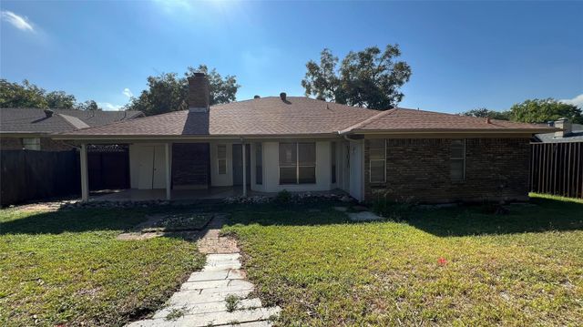 1915 Longmeadow Drive, Arlington, TX 76015