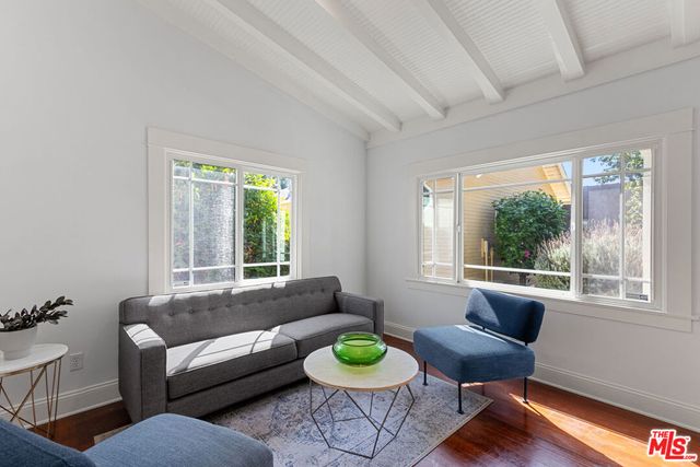 884 N Raymond Avenue, Pasadena, CA 91103