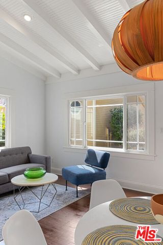 884 N Raymond Avenue, Pasadena, CA 91103