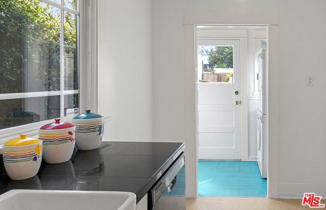 884 N Raymond Avenue, Pasadena, CA 91103