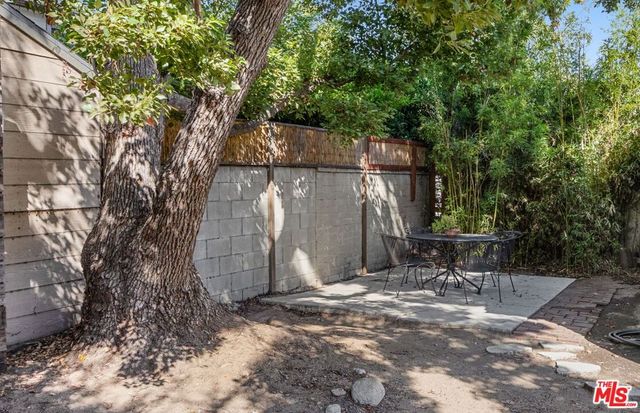 884 N Raymond Avenue, Pasadena, CA 91103