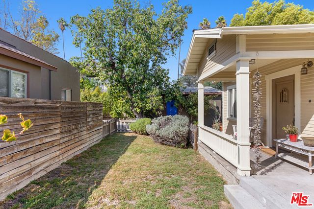 884 N Raymond Avenue, Pasadena, CA 91103