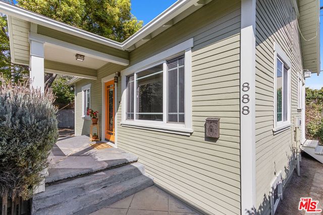 884 N Raymond Avenue, Pasadena, CA 91103