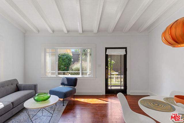 884 N Raymond Avenue, Pasadena, CA 91103