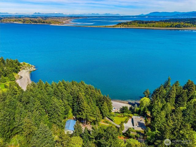 1442 Seacrest Drive, Lummi Island, WA 98262