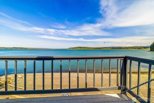 1442 Seacrest Drive, Lummi Island, WA 98262