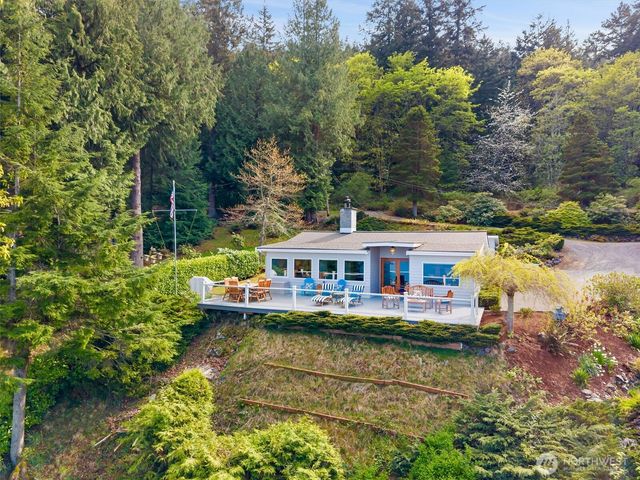 1442 Seacrest Drive, Lummi Island, WA 98262