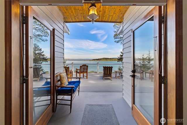 1442 Seacrest Drive, Lummi Island, WA 98262