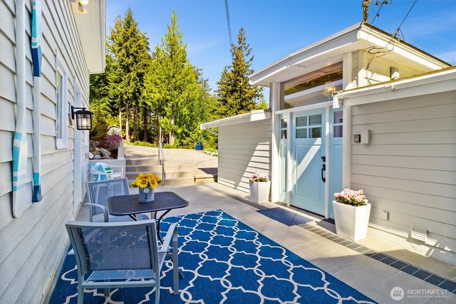 1442 Seacrest Drive, Lummi Island, WA 98262
