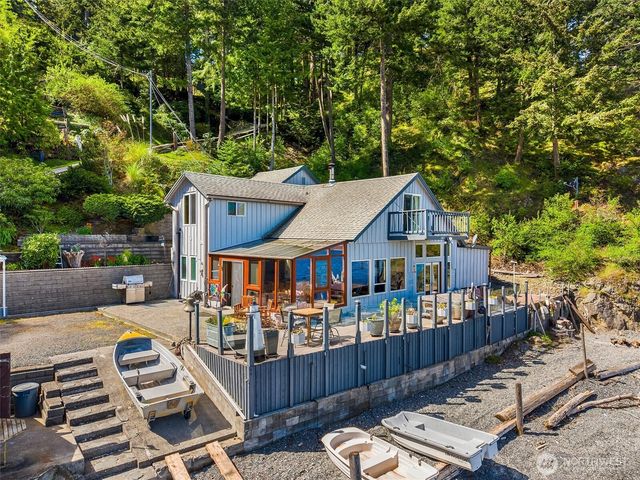 1442 Seacrest Drive, Lummi Island, WA 98262