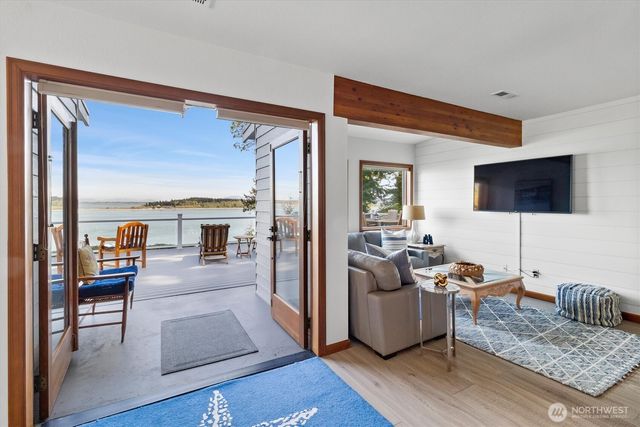 1442 Seacrest Drive, Lummi Island, WA 98262