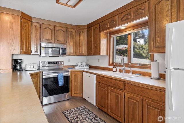 1442 Seacrest Drive, Lummi Island, WA 98262