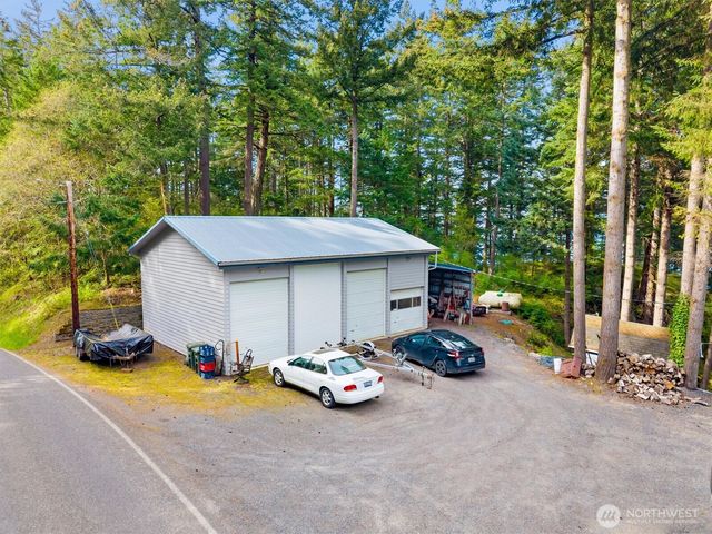 1442 Seacrest Drive, Lummi Island, WA 98262