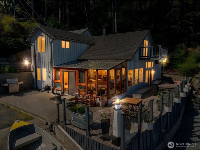 1442 Seacrest Drive, Lummi Island, WA 98262