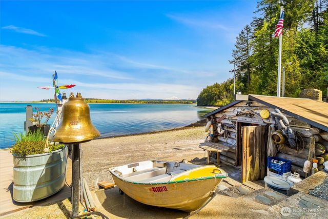 1442 Seacrest Drive, Lummi Island, WA 98262