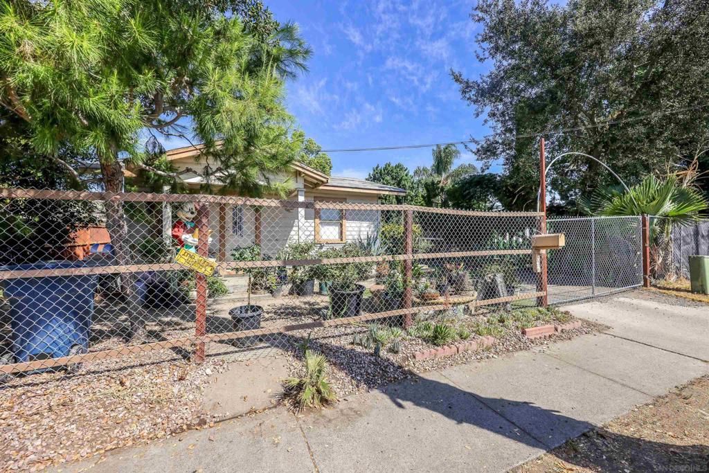 418 E Pennsylvania, Escondido, CA 92025 — photo 2