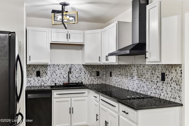 5813 Alanadale Dr, Louisville, KY 40272