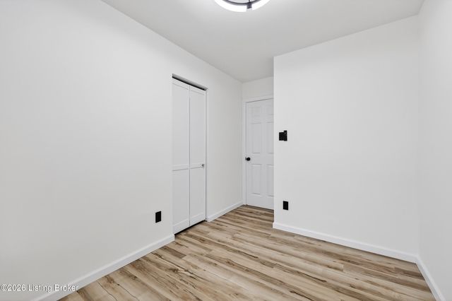 5813 Alanadale Dr, Louisville, KY 40272