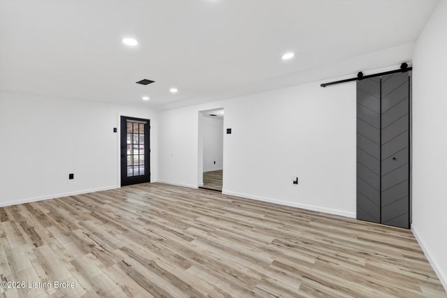 5813 Alanadale Dr, Louisville, KY 40272