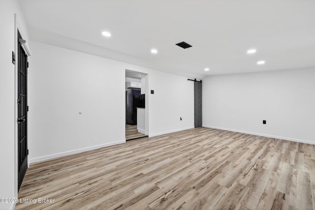 5813 Alanadale Dr, Louisville, KY 40272