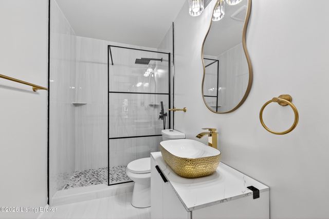 5813 Alanadale Dr, Louisville, KY 40272