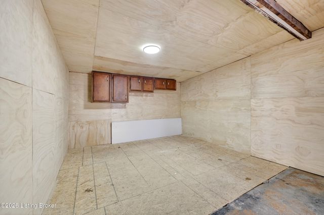 5813 Alanadale Dr, Louisville, KY 40272