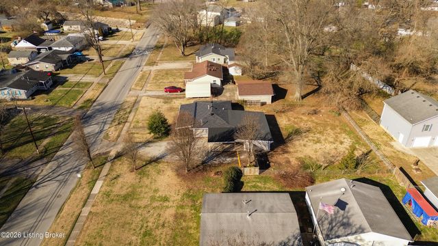 5813 Alanadale Dr, Louisville, KY 40272