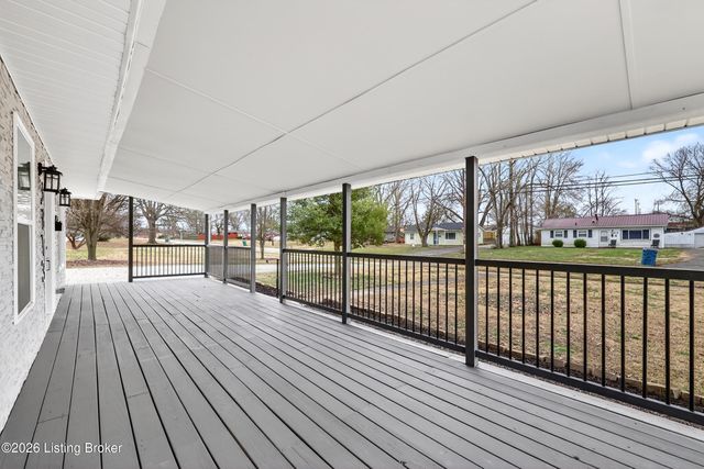 5813 Alanadale Dr, Louisville, KY 40272