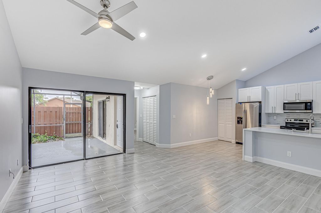 1240 SUMMIT PLACE Circle D, West Palm Beach, FL 33415