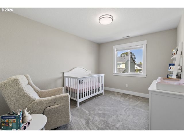 1054 HICKORY St, Independence, OR 97351