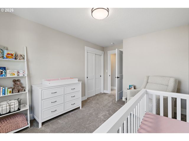 1054 HICKORY St, Independence, OR 97351