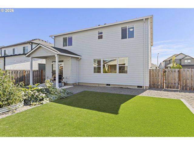 1054 HICKORY St, Independence, OR 97351