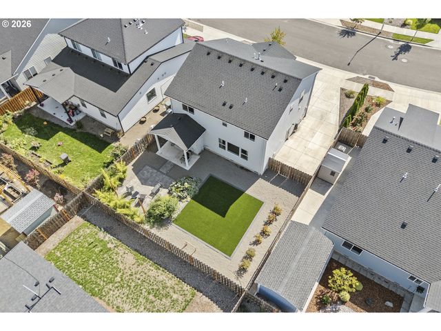 1054 HICKORY St, Independence, OR 97351