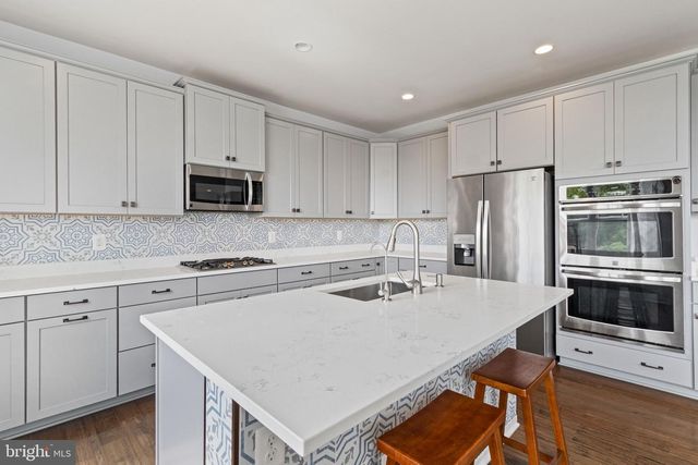 995 ASPEN RD, Stafford, VA 22554