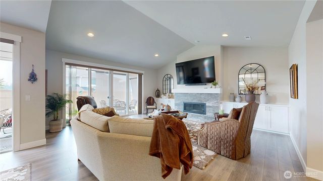 23124 62nd Street, Buckley, WA 98321