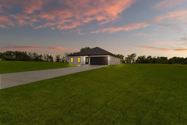 1705 South Tool Drive, Tool, TX 75143
