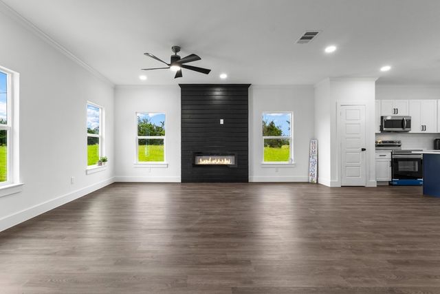 1705 South Tool Drive, Tool, TX 75143