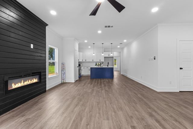 1705 South Tool Drive, Tool, TX 75143