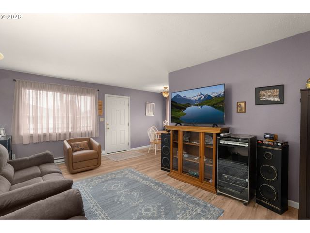 1465 Ne KANE Dr, Gresham, OR 97030