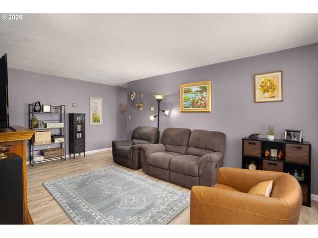 1465 Ne KANE Dr, Gresham, OR 97030