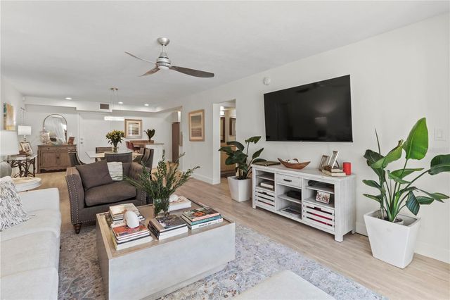 1055 W PEPPERTREE DRIVE 102AA, Sarasota, FL 34242