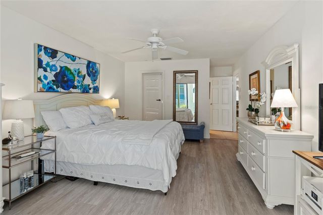 1055 W PEPPERTREE DRIVE 102AA, Sarasota, FL 34242