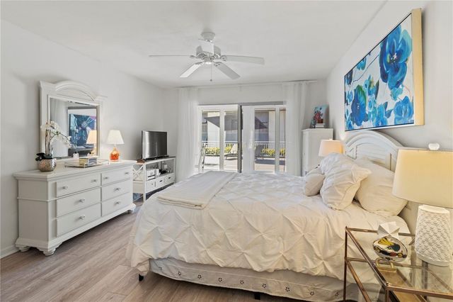 1055 W PEPPERTREE DRIVE 102AA, Sarasota, FL 34242